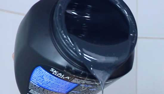 aparência e textura do creme skala lama negra