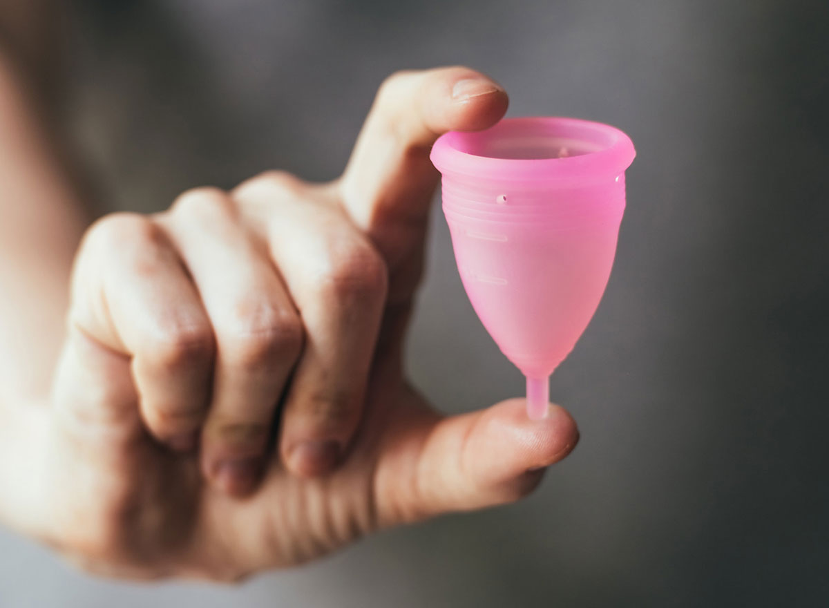 como usar coletor menstrual - vale a pena?